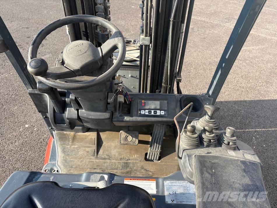 Toyota 8 FBET 15 Wózki elektryczne