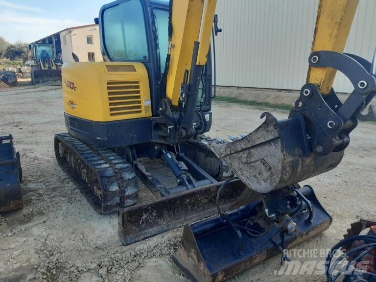 New Holland E 60 C Minikoparki
