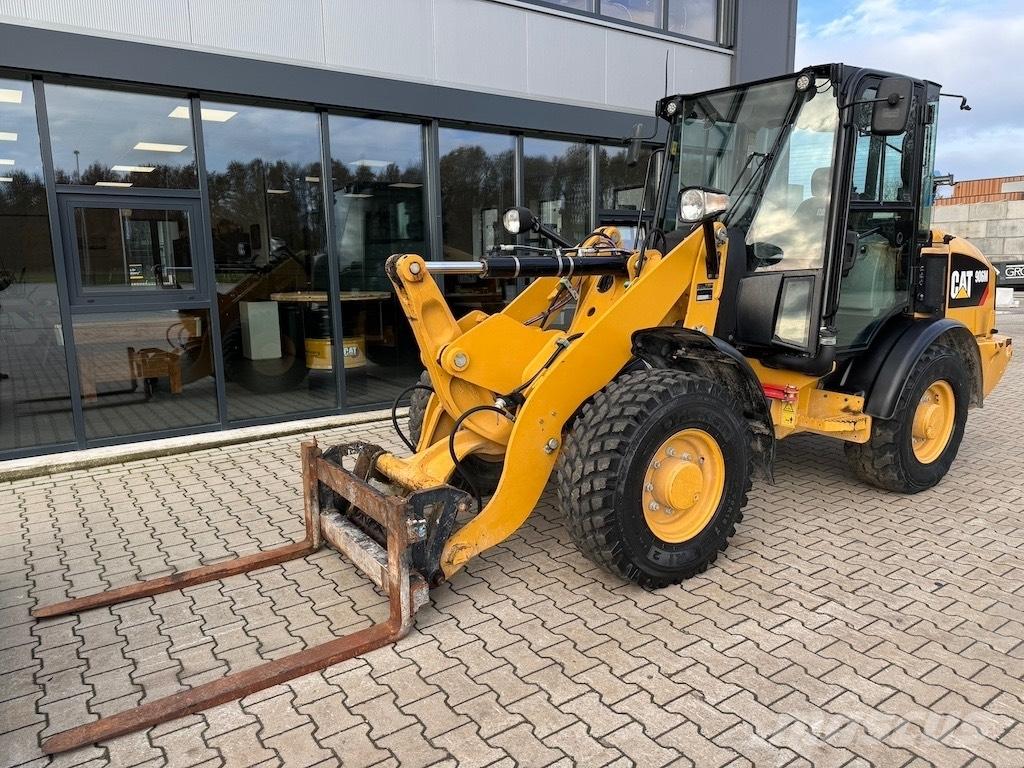 CAT 906M Ładowarki kołowe