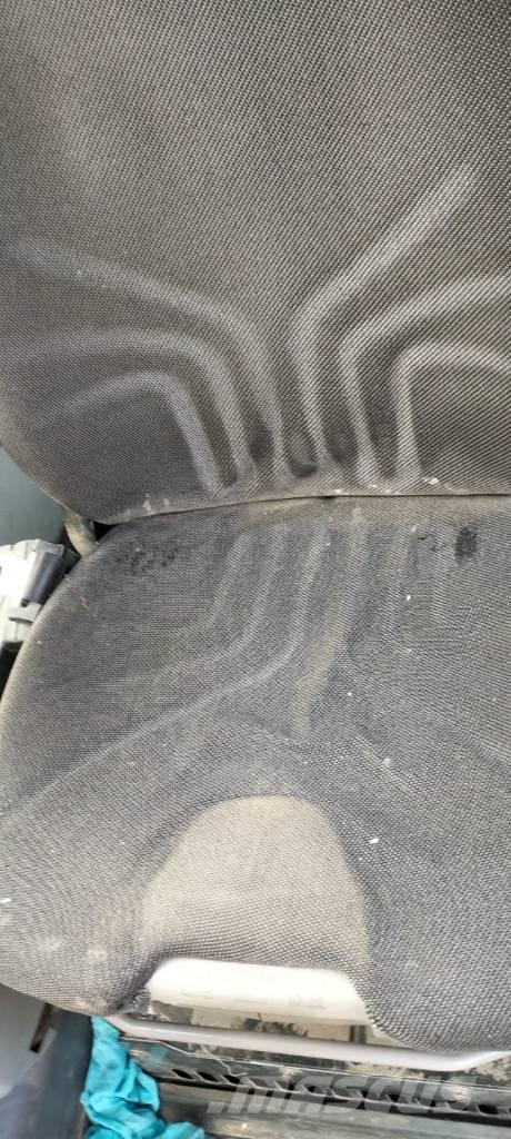 Komatsu PW 200-7 Koparki kołowe