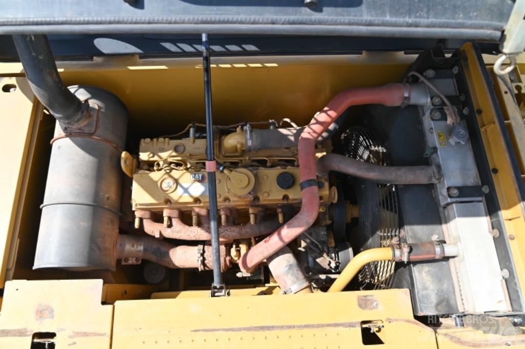 CAT 323D3 Koparki kołowe