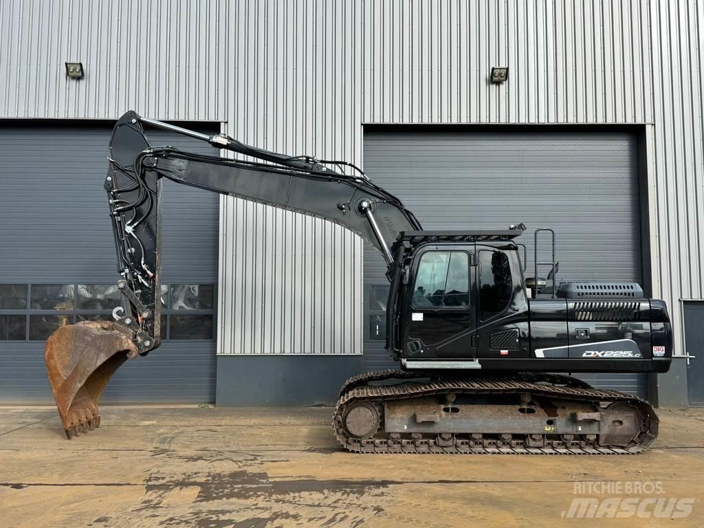 Doosan DX225LC-5 Koparki gąsienicowe
