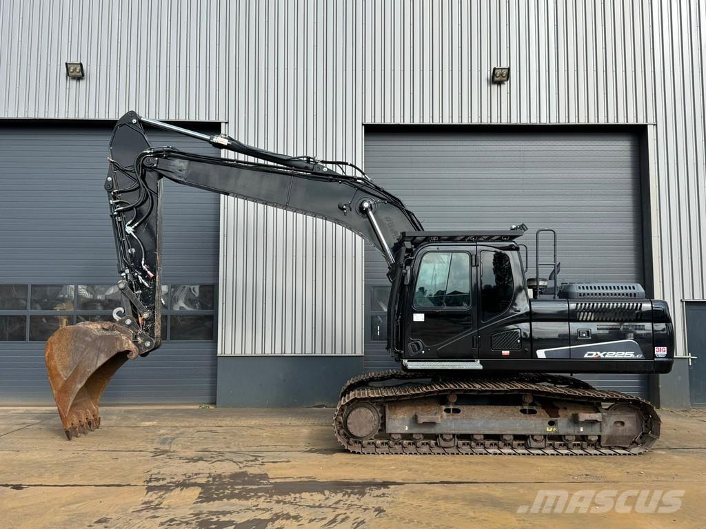 Doosan DX225LC-5 Koparki gąsienicowe