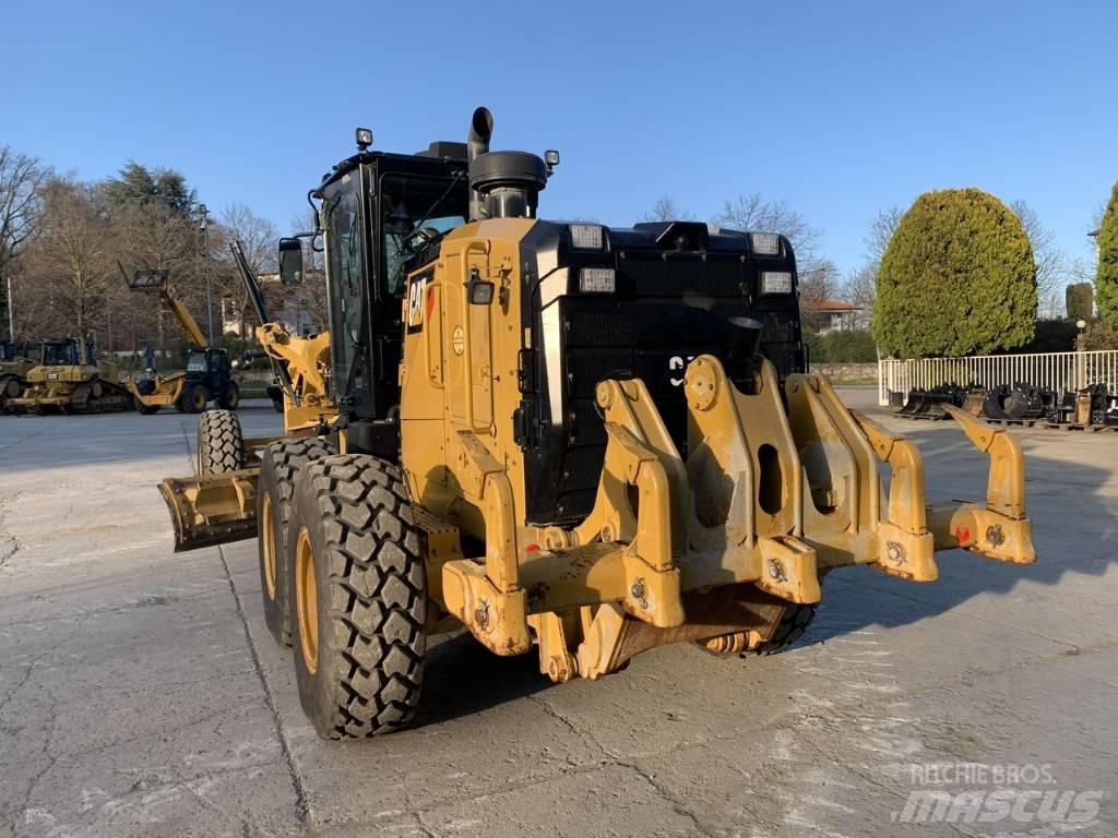 CAT 140 M 3 Równiarki