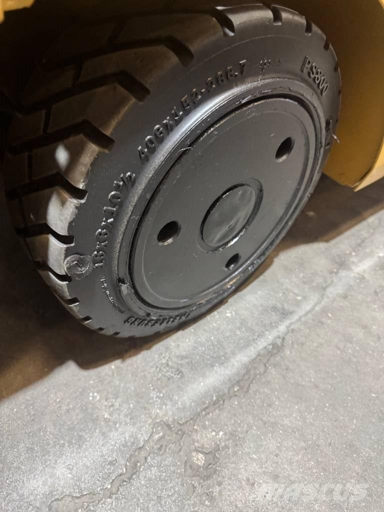 CAT EC30N2 Wózki elektryczne