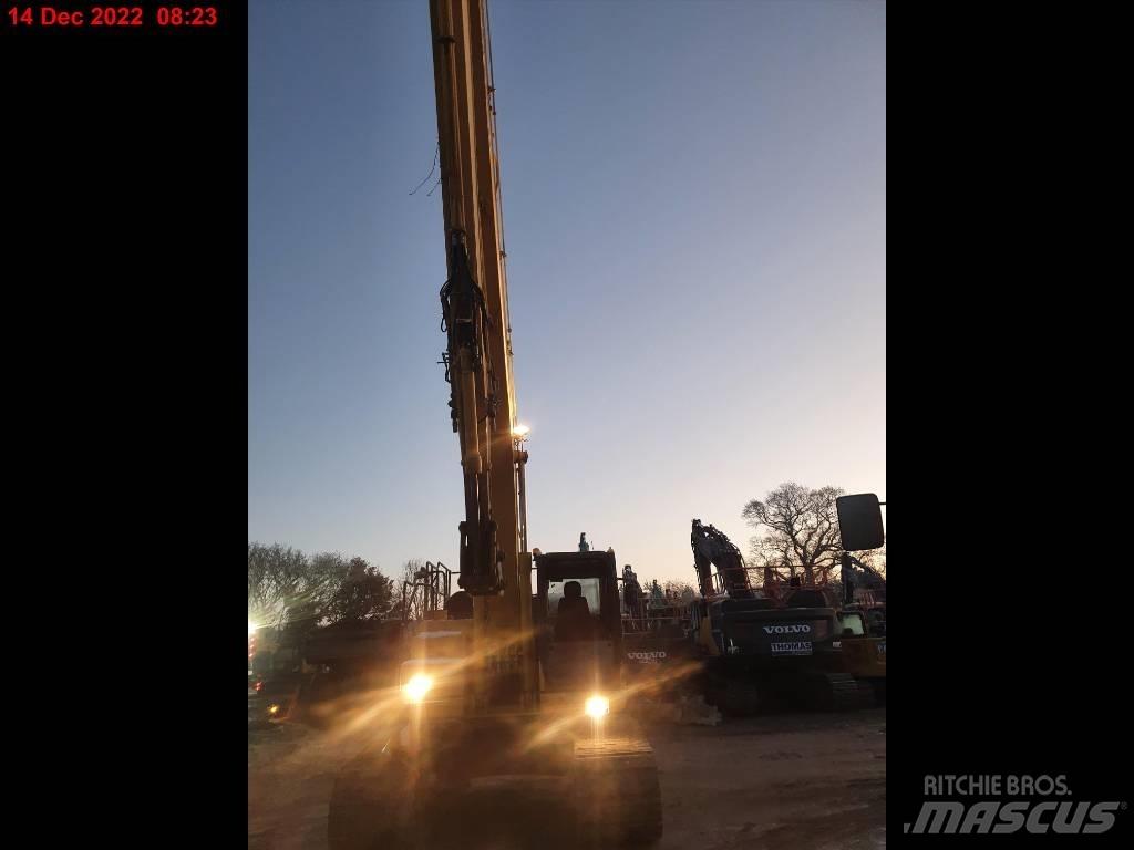 Komatsu PC210LC Koparki z długim ramieniem