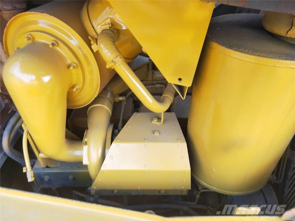 Komatsu D155AX-5 Spycharki gąsienicowe