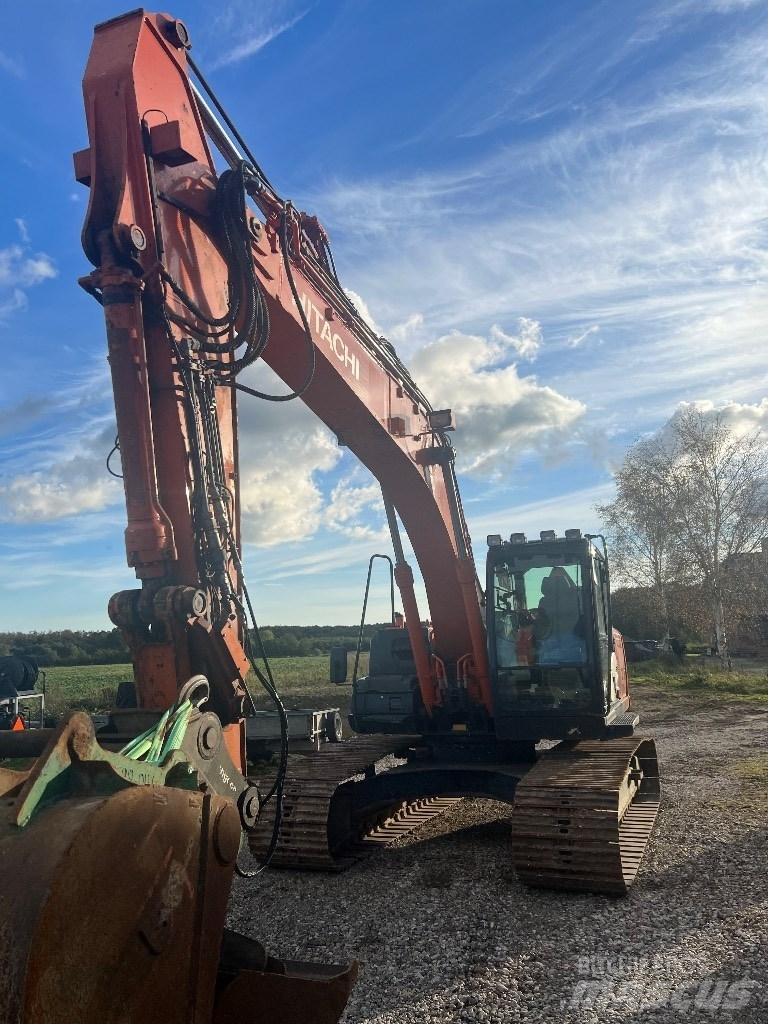 Hitachi ZX 210 Koparki gąsienicowe