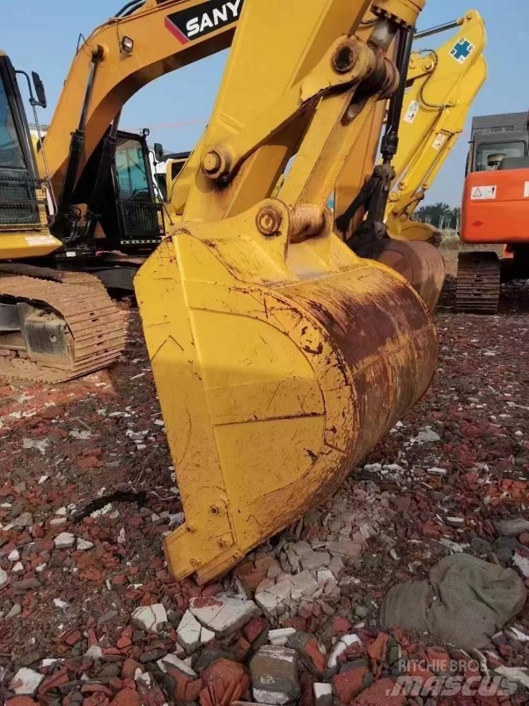Komatsu PC 210 Koparki gąsienicowe