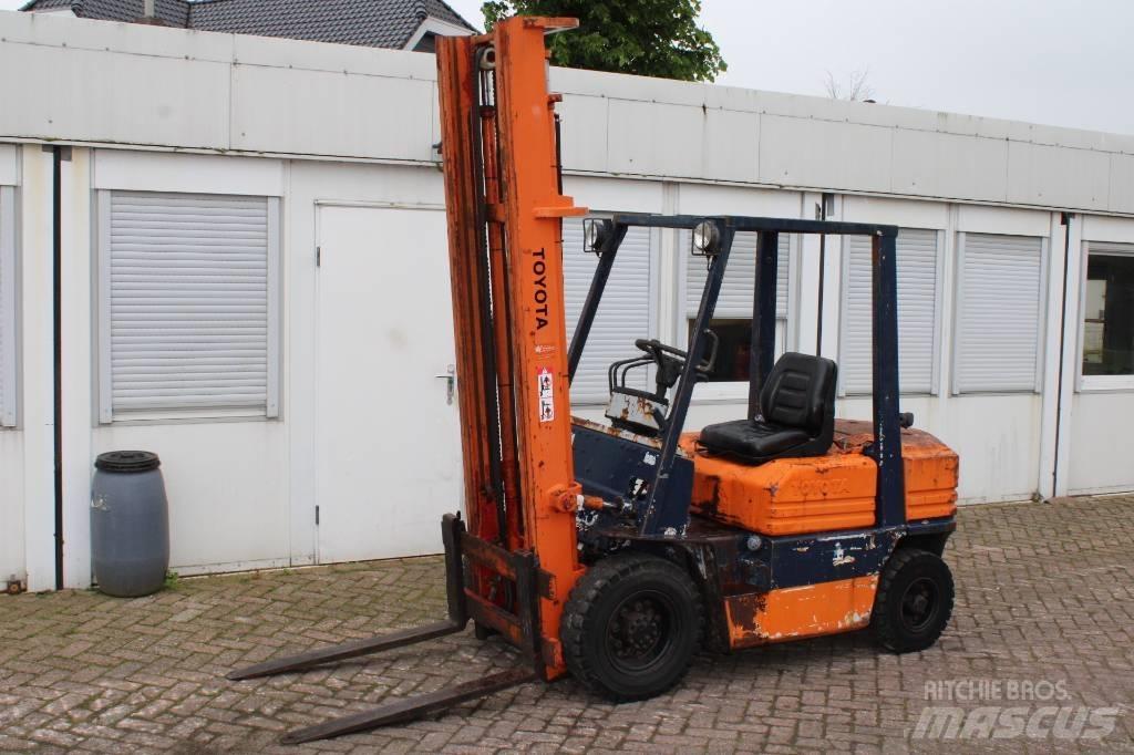 Toyota 5 FD 25 Wózki Diesla