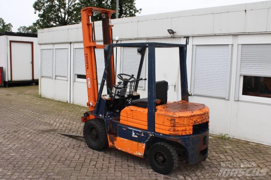 Toyota 5 FD 25 Wózki Diesla