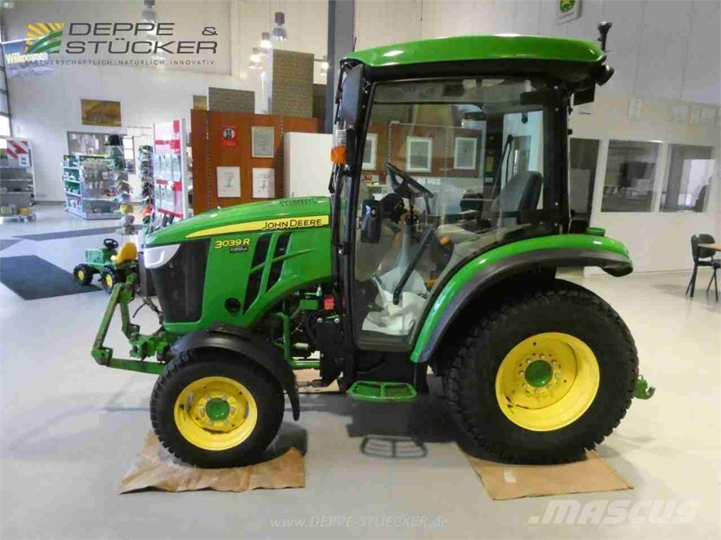 John Deere 3039R Mikrociągniki