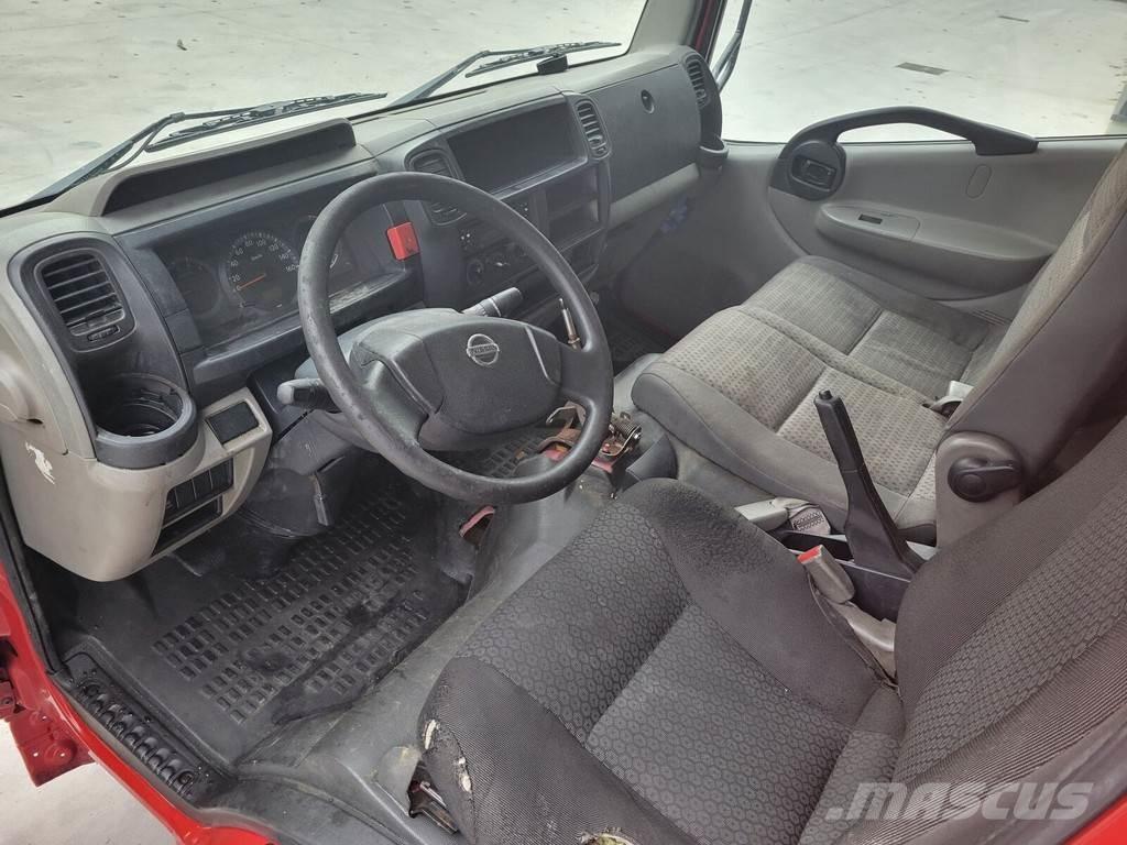 Nissan Cabstar Kabiny i wnętrze