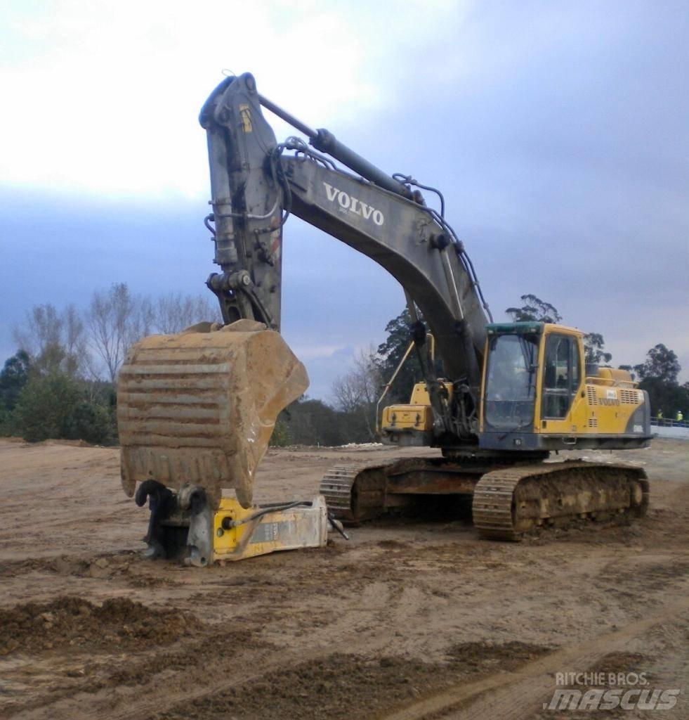 Volvo EC 460 B LC Koparki gąsienicowe