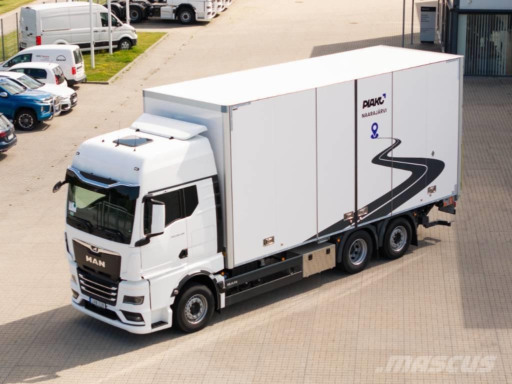 MAN TGX 26.520 6x2-4 Samochody ciężarowe ze skrzynią zamkniętą
