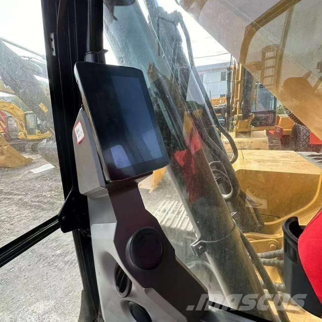 CAT 320 Koparki gąsienicowe