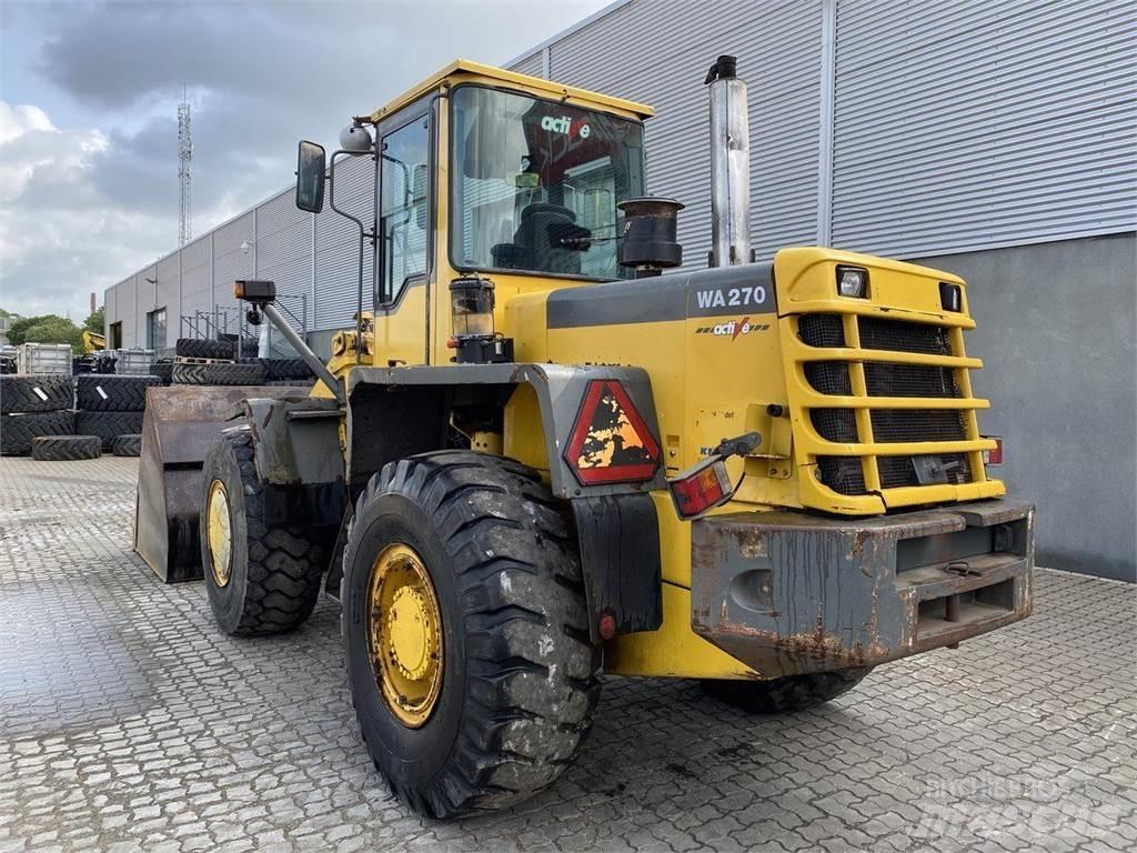 Komatsu WA270-3 Ładowarki kołowe