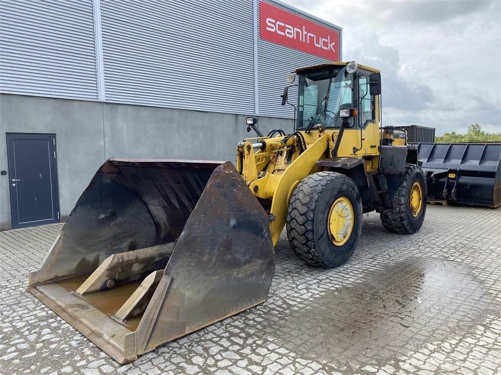 Komatsu WA270-3 Ładowarki kołowe