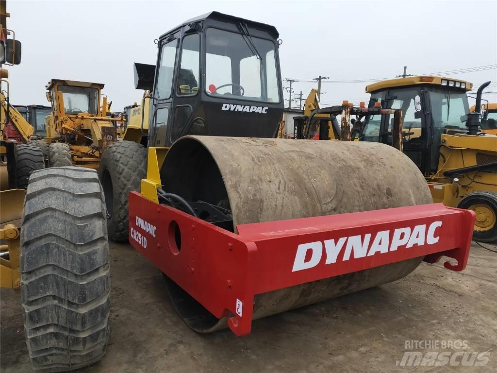 Dynapac CA251D Walce jednobębnowe