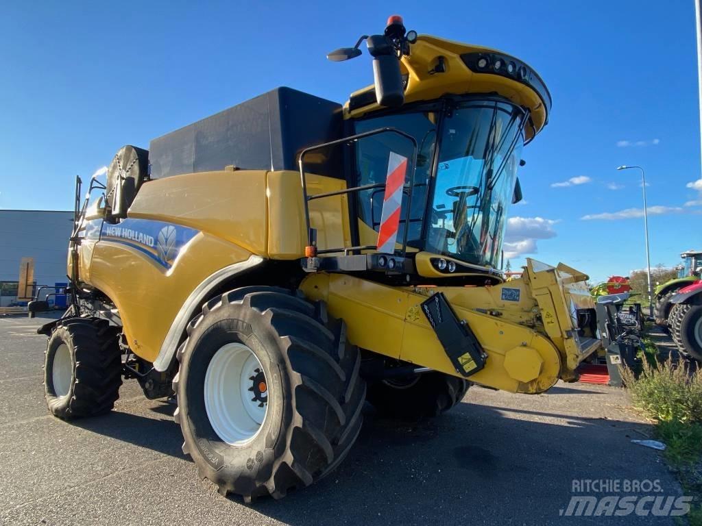 New Holland CX 8.90 Kombajny zbożowe