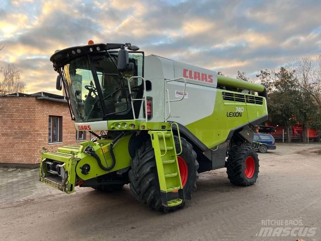 CLAAS 740 Kombajny zbożowe
