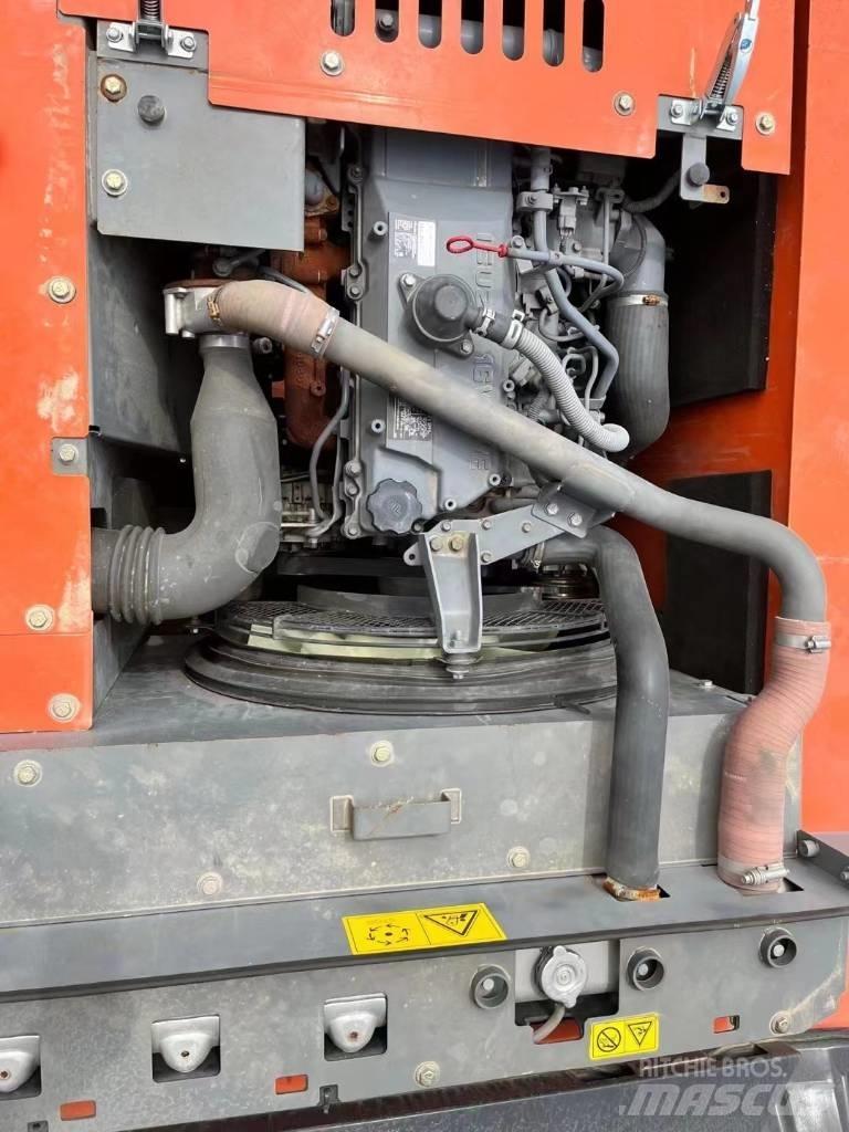 Hitachi ZX 240-3 Koparki gąsienicowe