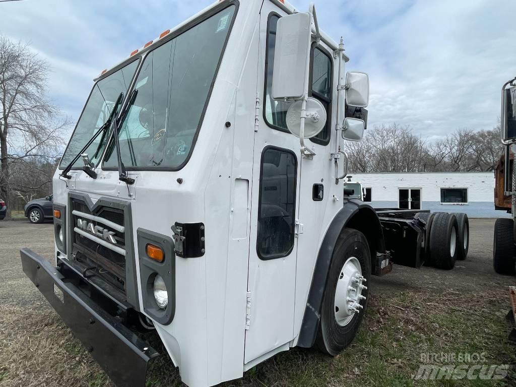 Mack LEU613 Pojazdy pod zabudowę