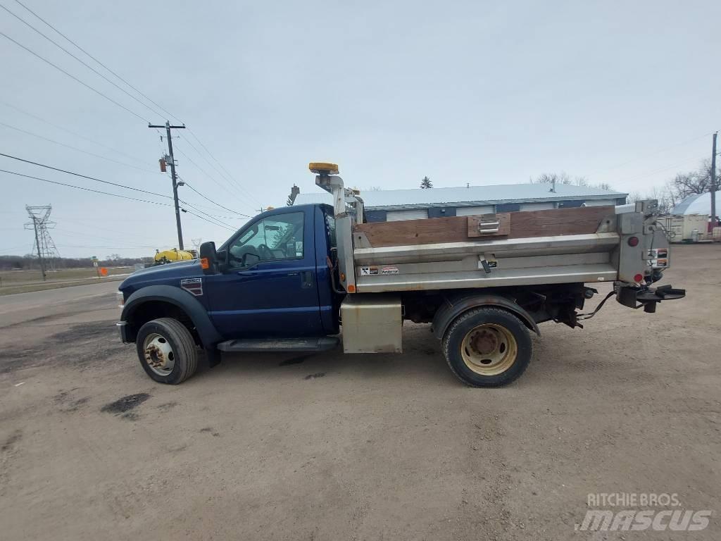 Ford F 550 XLT Lemiesze i pługi śnieżne