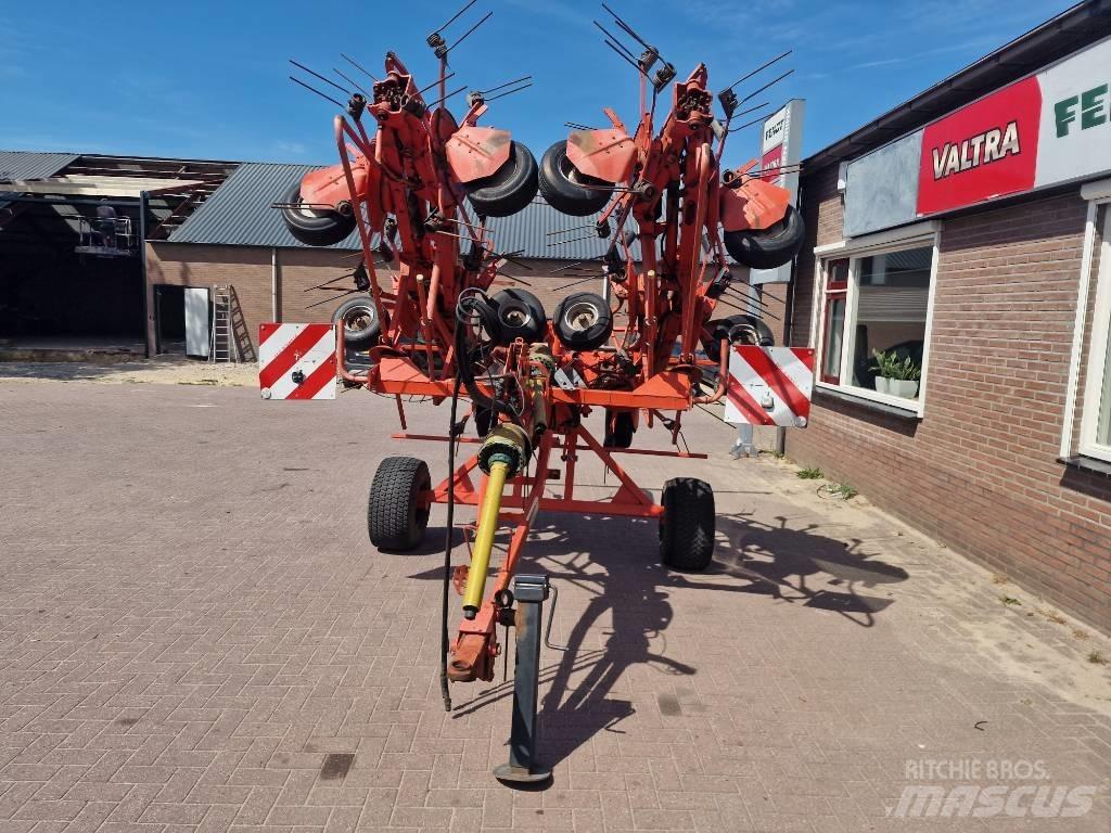 Kuhn GF 10802 T Zgrabiarki i przetrząsacze