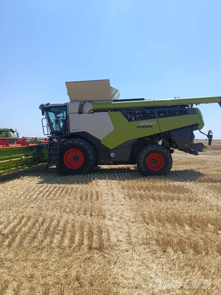 CLAAS Lexion 8700 Kombajny zbożowe