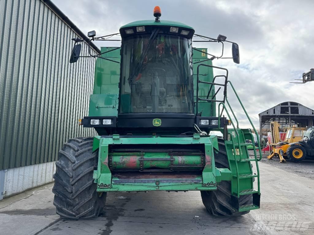 John Deere 1550 WTS Kombajny zbożowe