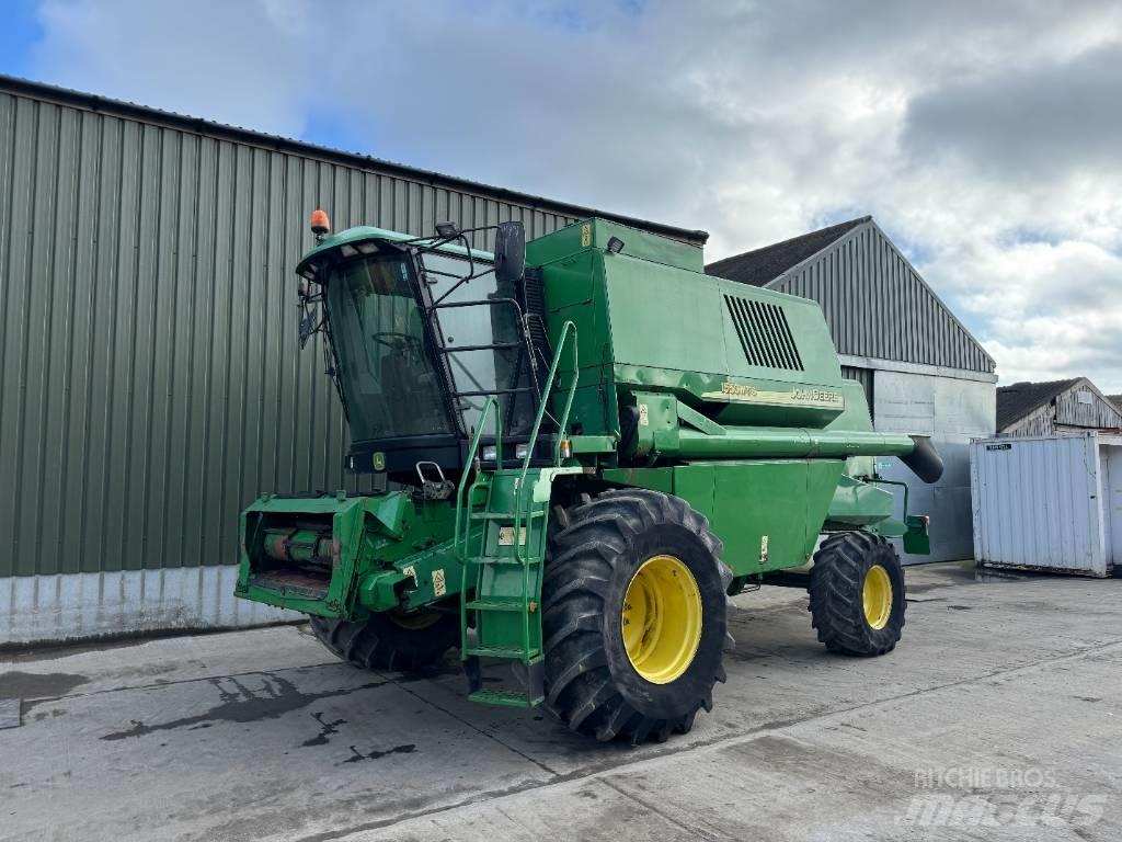 John Deere 1550 WTS Kombajny zbożowe