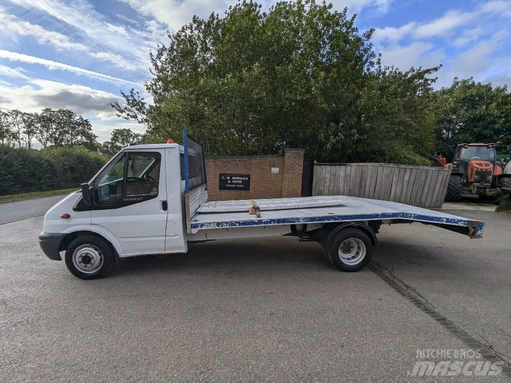 Ford Transit Inne