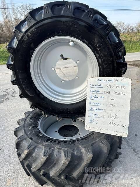  GREENEX 320/70R28 Opony, koła i felgi