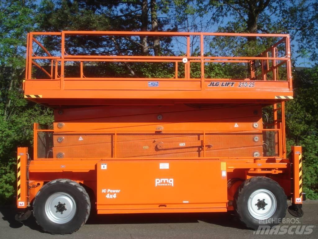 JLG 210-25 Podnośniki nożycowe