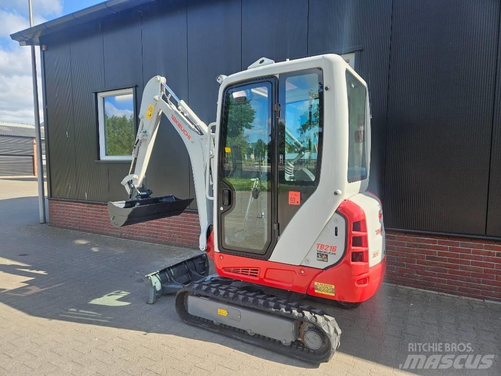 Takeuchi TB 216 Minikoparki