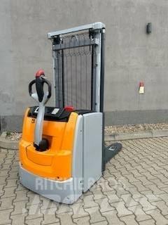 Still EXV 16 Wózki widłowe unoszące z dyszlem