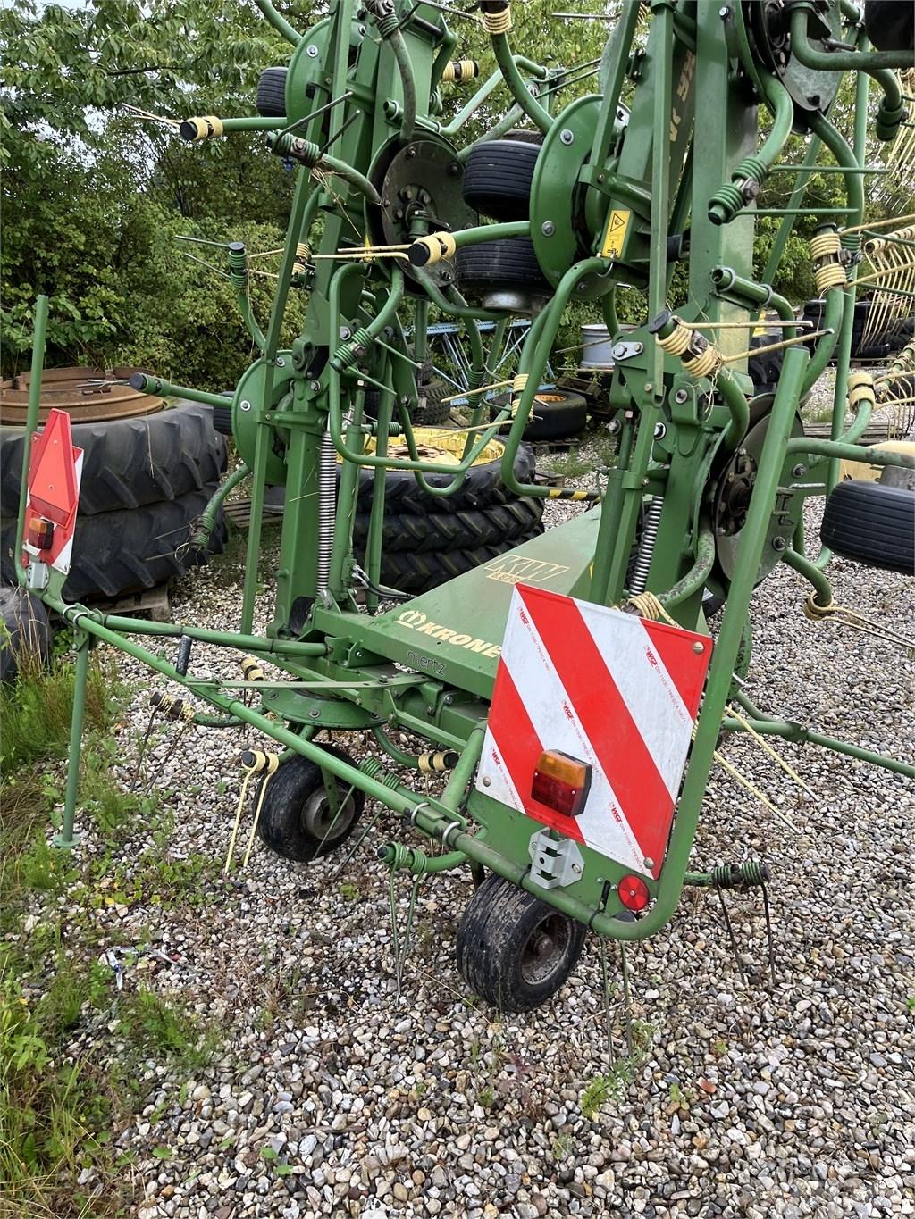 Krone KW 8.82/8 Zgrabiarki i przetrząsacze
