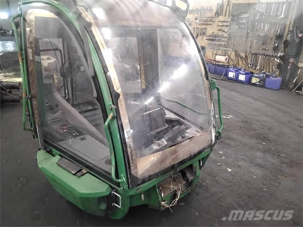 John Deere 1270E Kabiny i wnętrze
