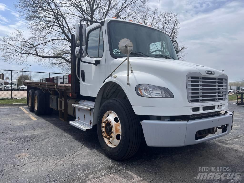 Freightliner M 106 Ciężarówki typu Platforma / Skrzynia