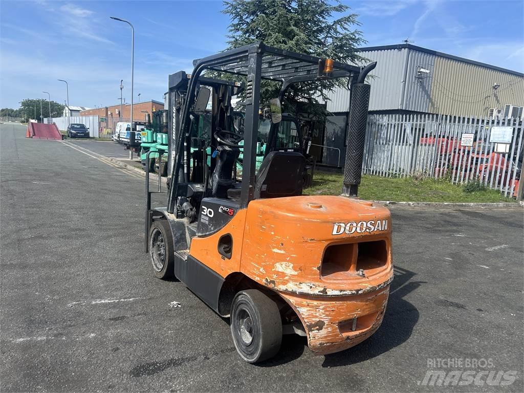 Doosan D30S-5 Wózki Diesla