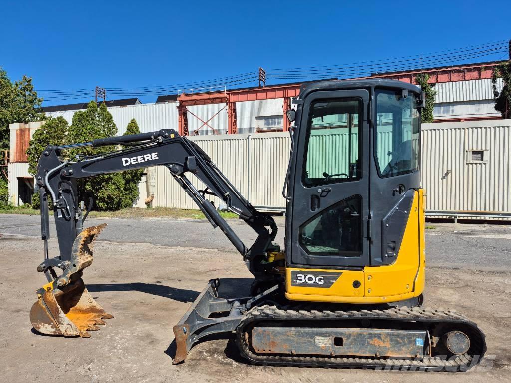 John Deere 30G Minikoparki