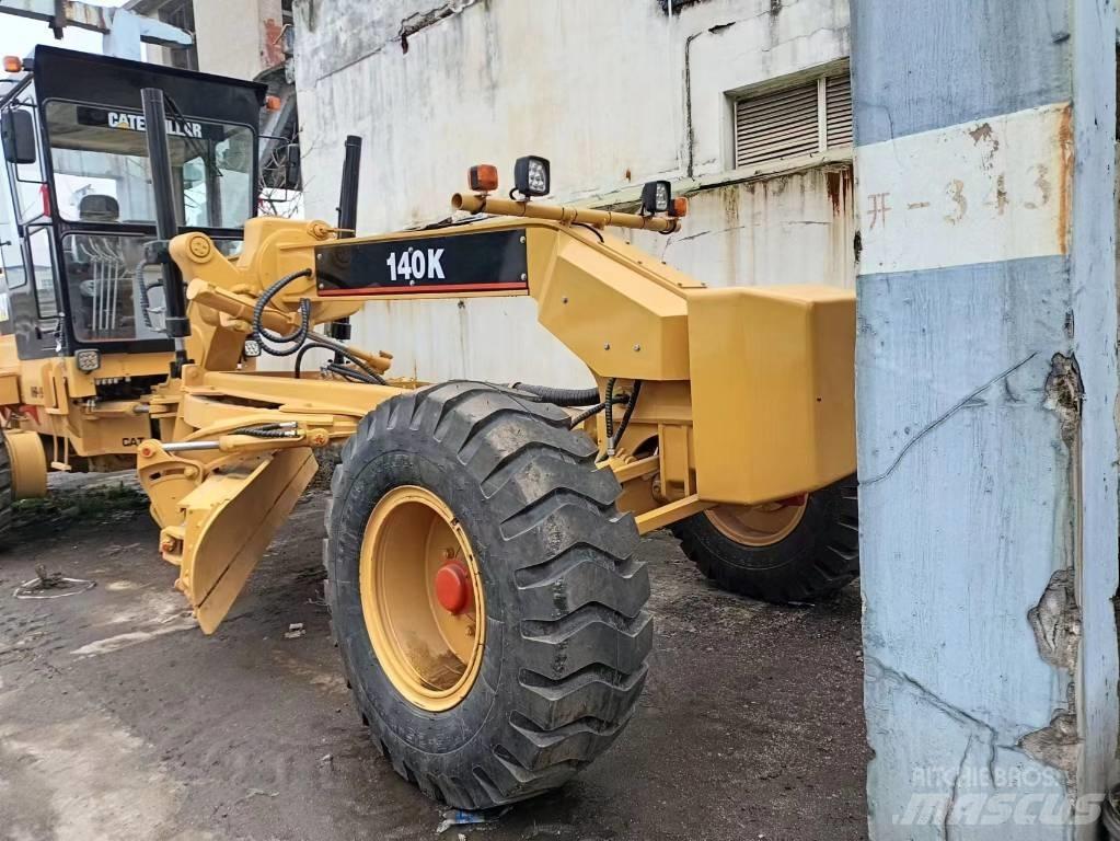 CAT 140 H Równiarki