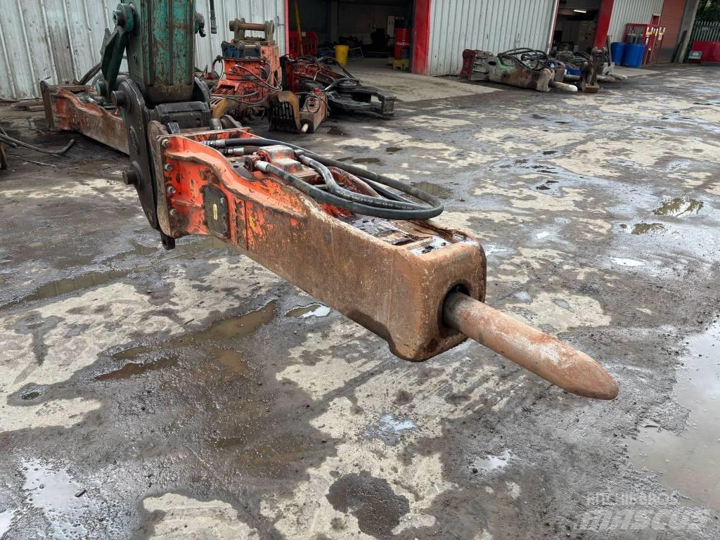 NPK GH 9 Młoty hydrauliczne