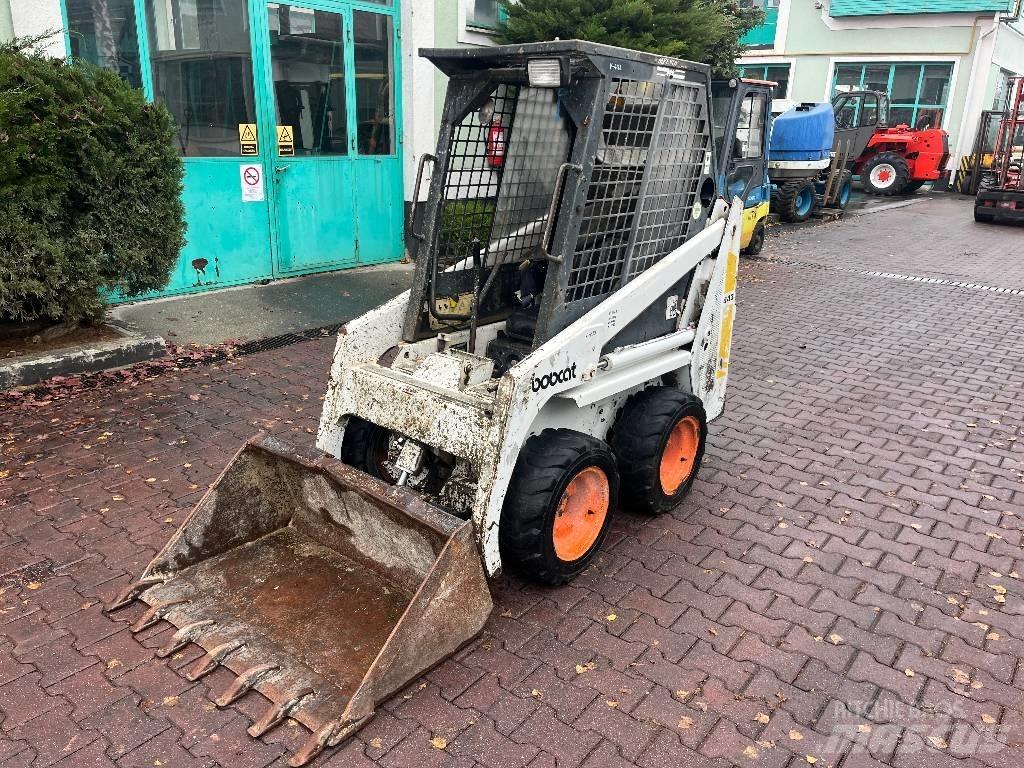 Bobcat 443      V-4129 Ładowacze i koparki czołowe