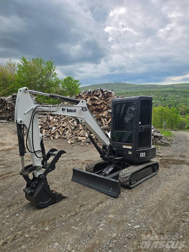 Bobcat E 32 Minikoparki