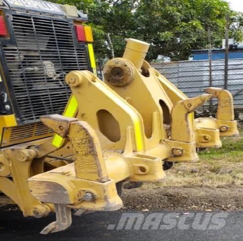 CAT 140 M Równiarki