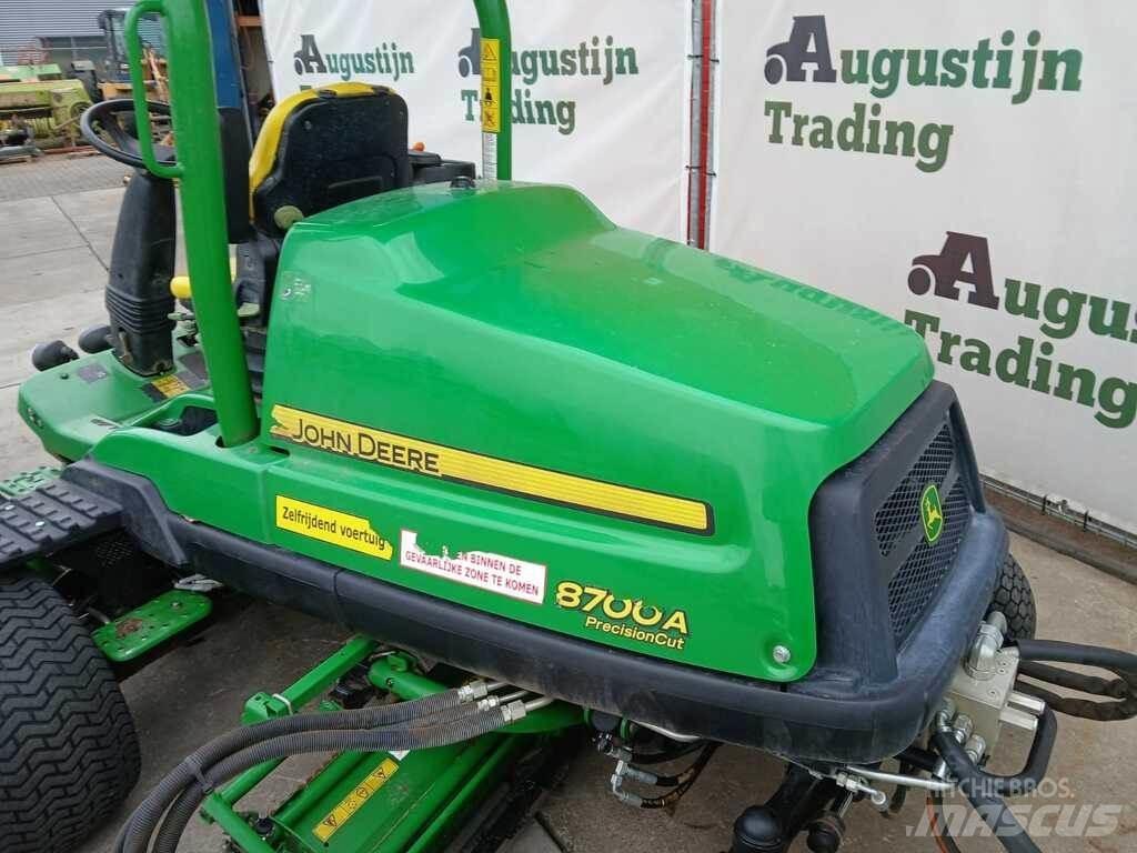 John Deere 8700 A Kosiarki ogrodowe