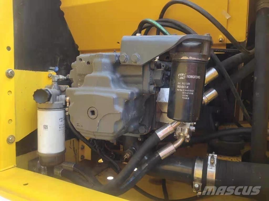 Komatsu 220-8 Koparki gąsienicowe