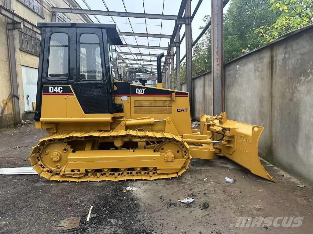 CAT D 4 C Spycharki gąsienicowe
